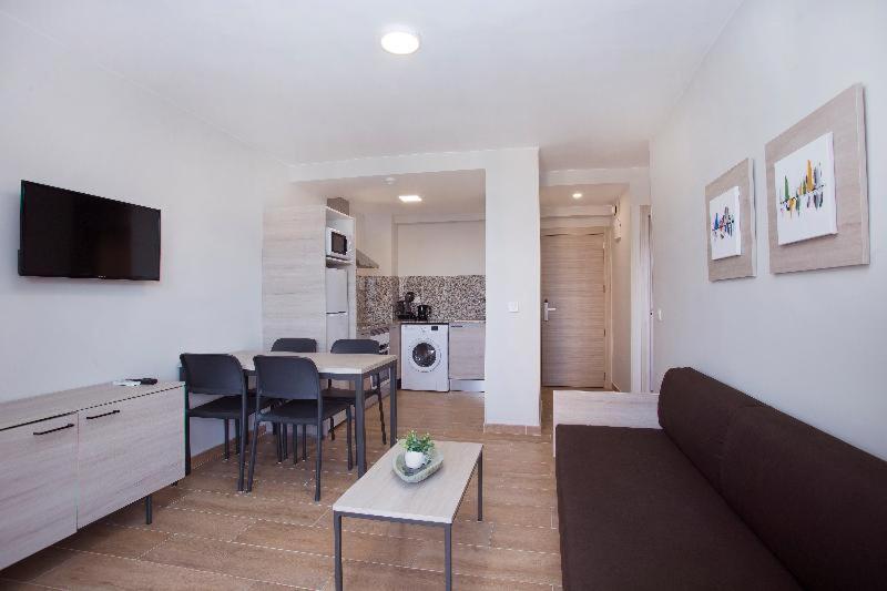 Apartamentos Maryciel By Mc Benidorm Habitación foto